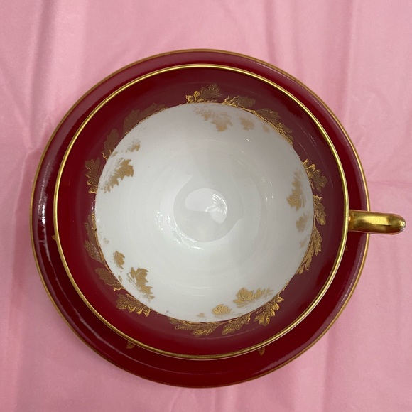 VTG AYNSLEY FINE BONE CHINA RED, WHITE AND GOLD FOOTED TEACUP AND SAUCER - Picture 10 of 11